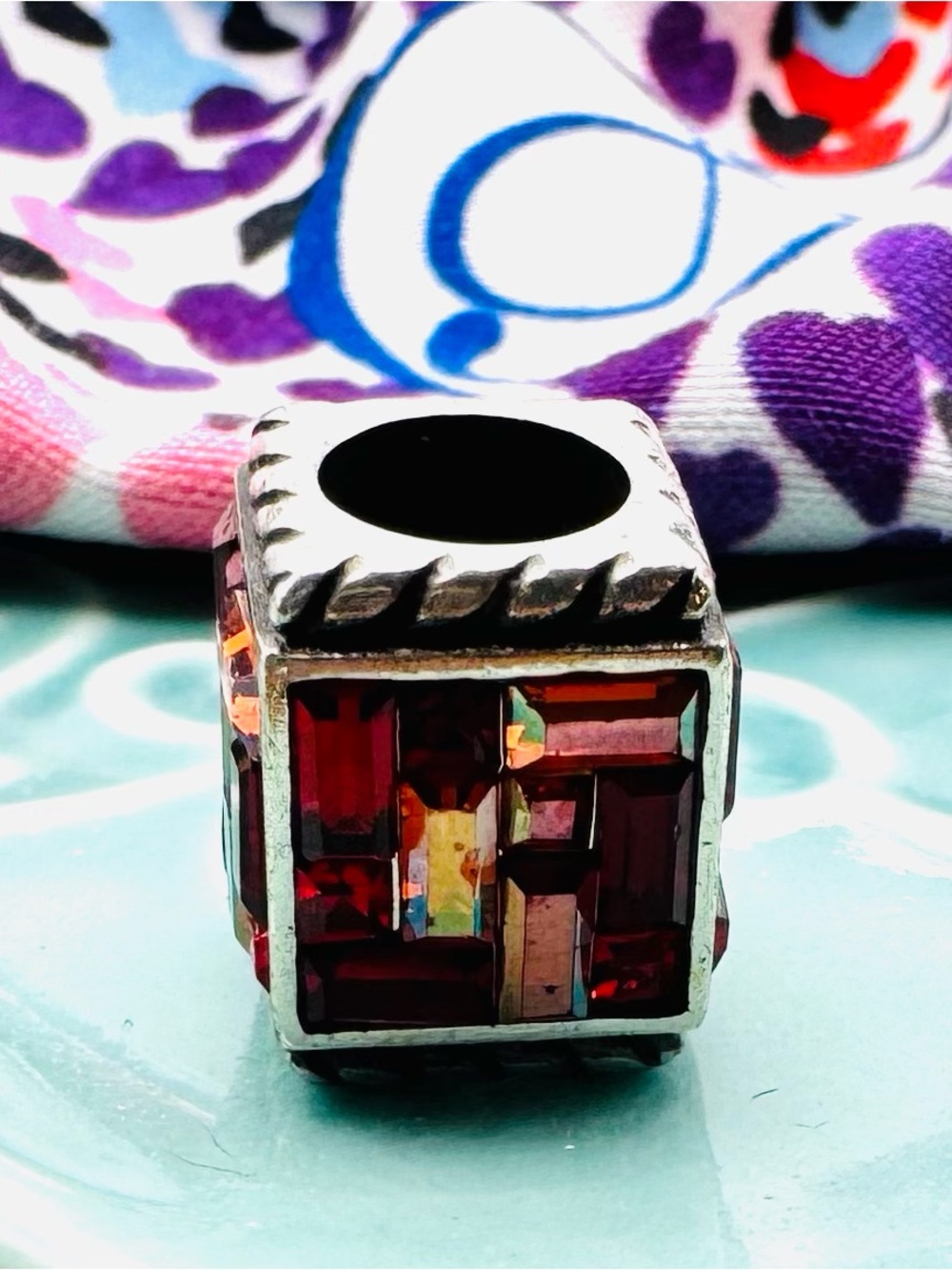 Brighto. Red Crystal Square Charm Bead